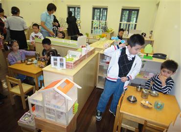 组织市学前教育名师工作室成员赴上海学习