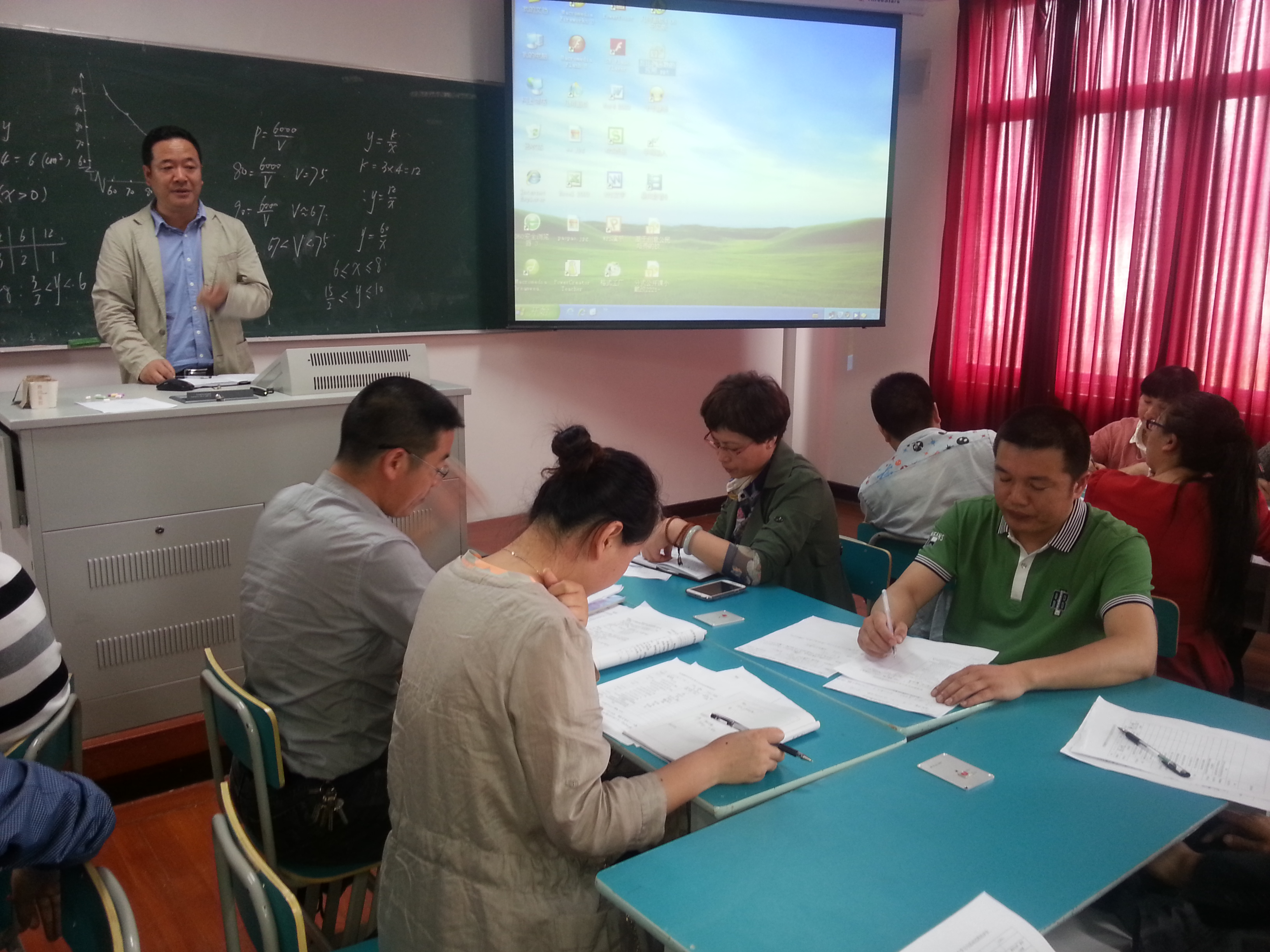 舟山市初中数学青年教师课堂教学展示活动在普陀东港中学举行